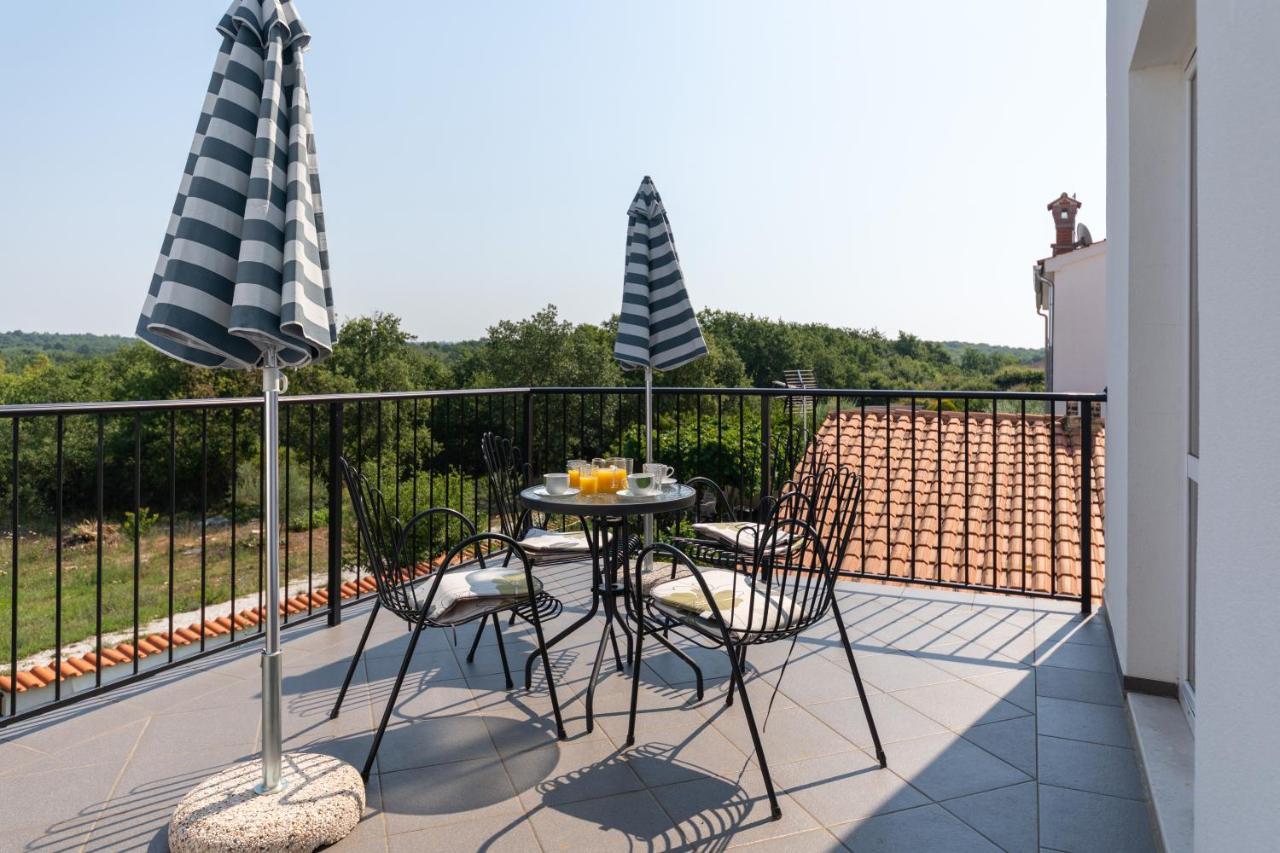 Apartments Oliva Пореч Экстерьер фото