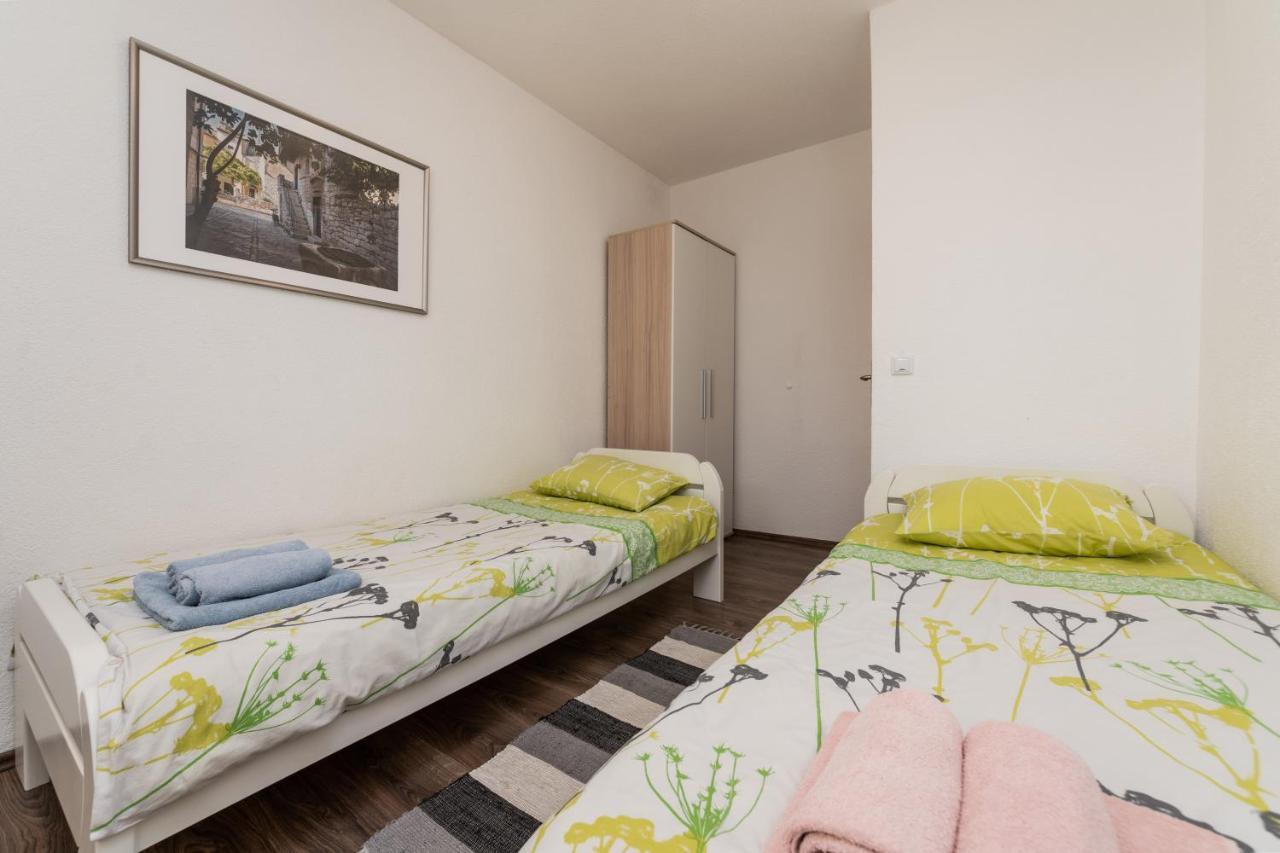 Apartments Oliva Пореч Экстерьер фото