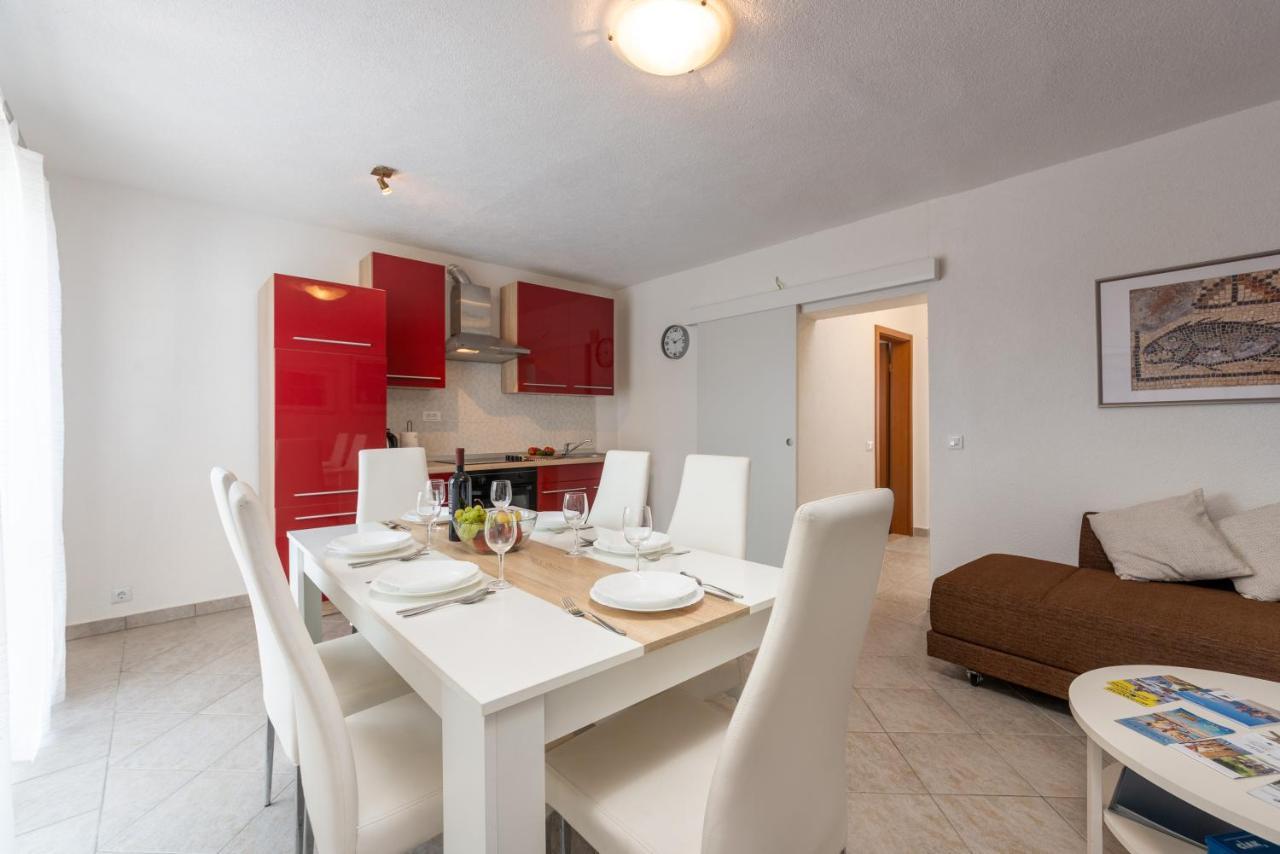 Apartments Oliva Пореч Экстерьер фото
