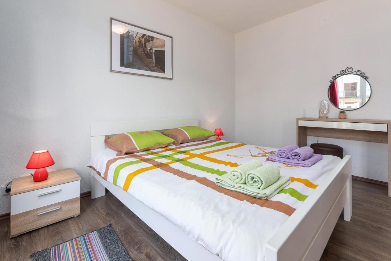 Apartments Oliva Пореч Экстерьер фото
