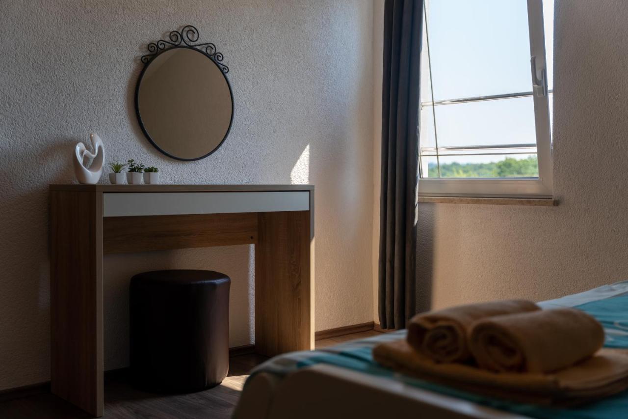 Apartments Oliva Пореч Экстерьер фото