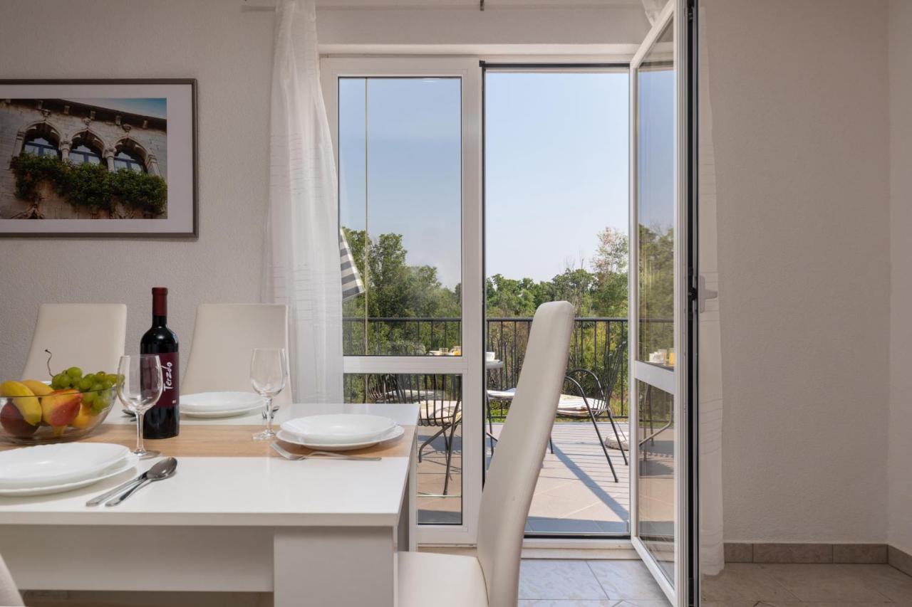 Apartments Oliva Пореч Экстерьер фото